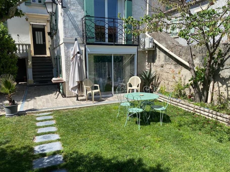Charmant Studio Avec Jardin Авіньйон Екстер'єр фото